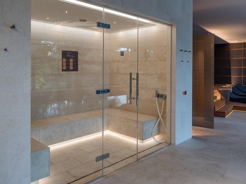 Crystal House Suite Hotel & Spa