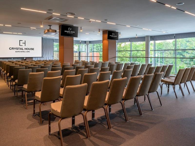 Crystal House Suite Hotel & Spa