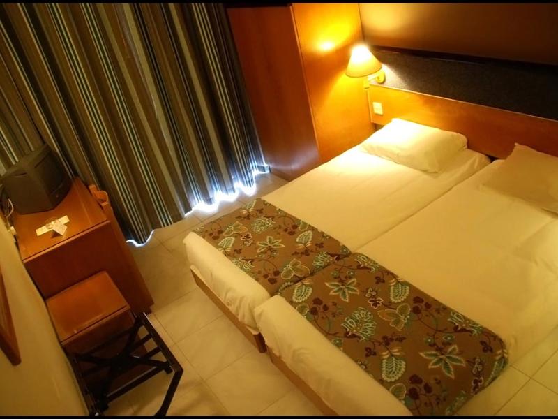 115 The Strand Hotel & Suites