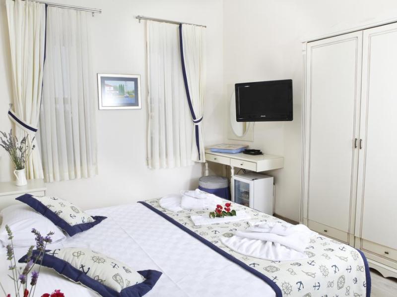 Alacati Marina Palace Boutique Hotel