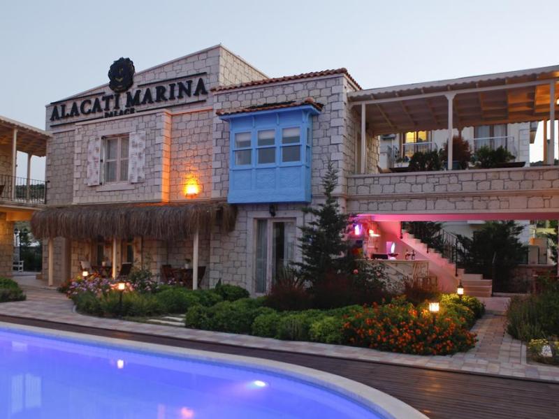 Alacati Marina Palace Boutique Hotel