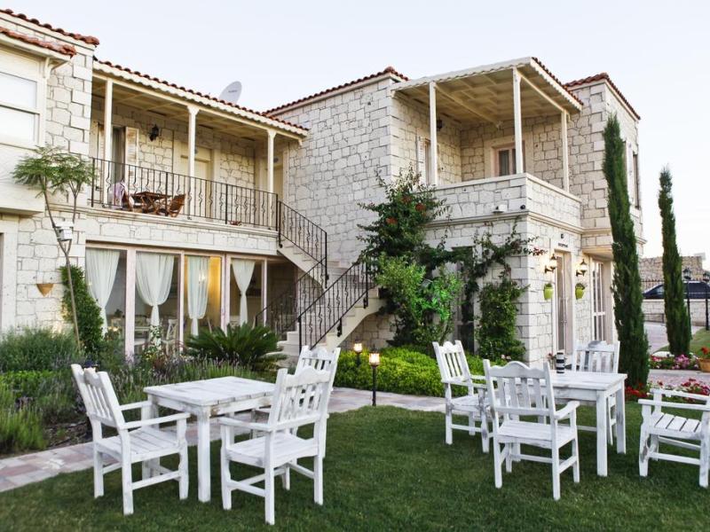 Alacati Marina Palace Boutique Hotel