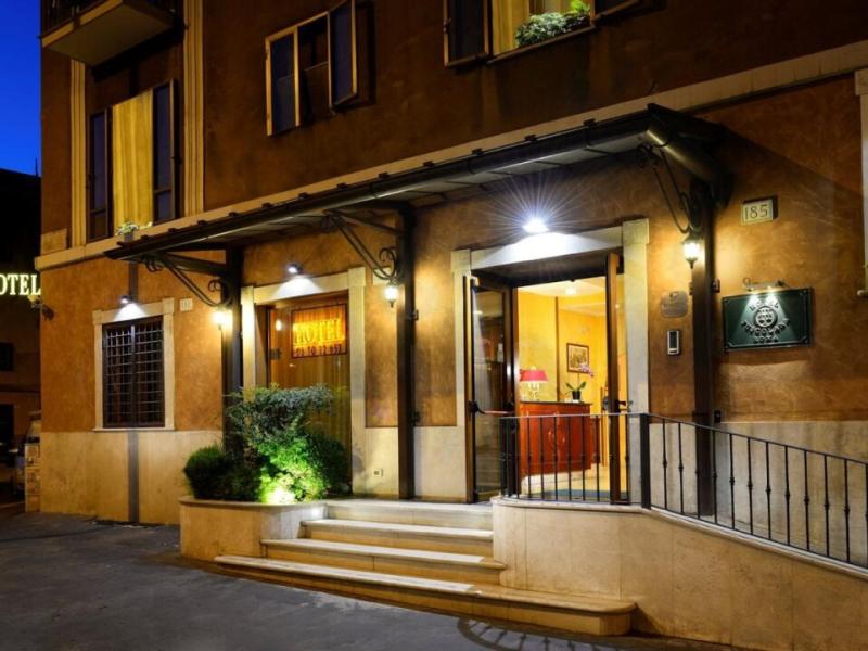 Hotel Tuscolana