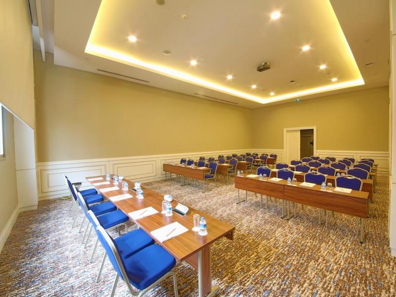 Ramada Hotel & Suites Istanbul Merter