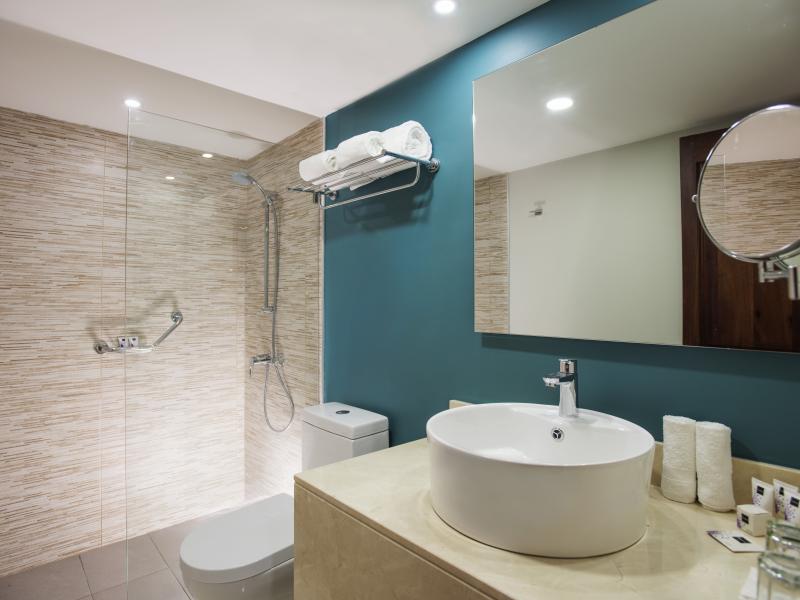 Emotions By Hodelpa Playa Dorada