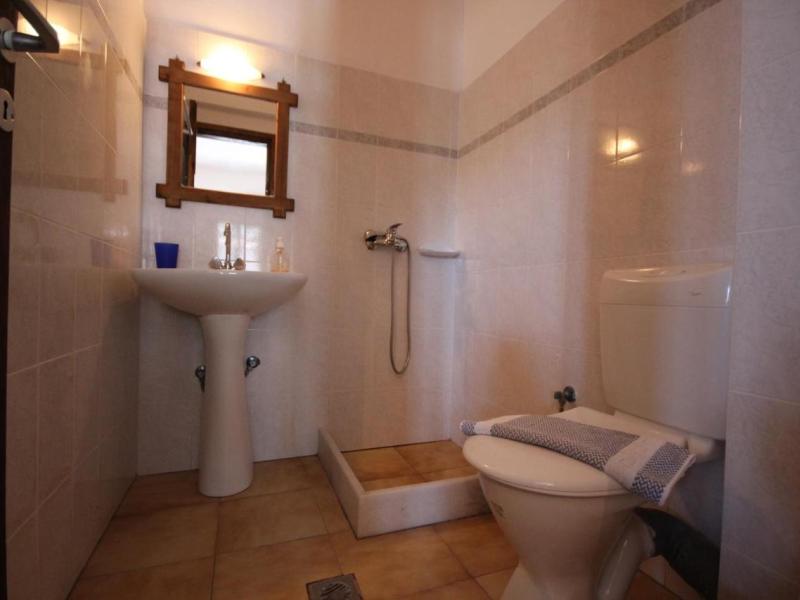 Vrachia Studios & Apartments