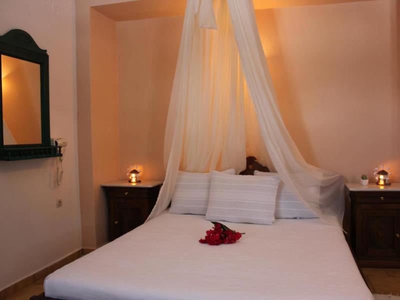 Vrachia Studios & Apartments