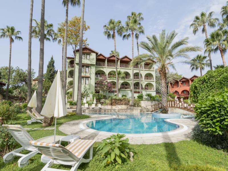 Green Paradise Beach Hotel