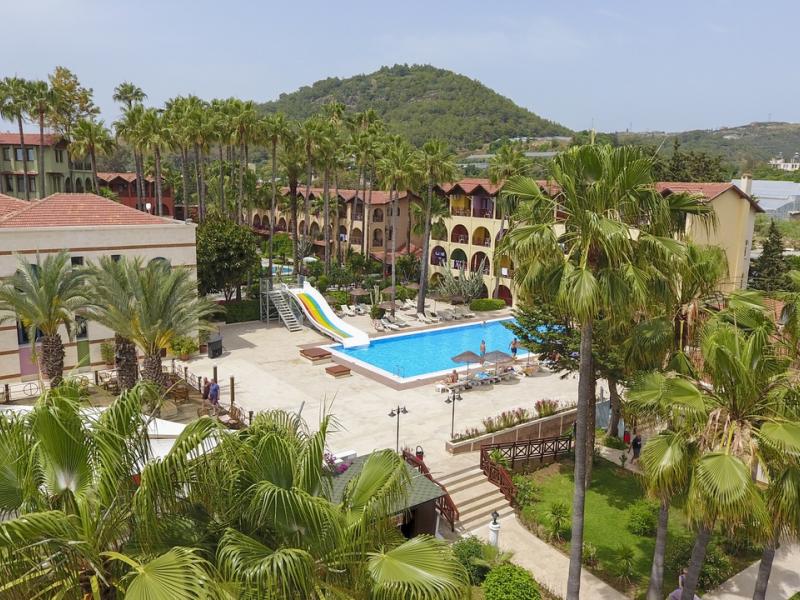 Green Paradise Beach Hotel