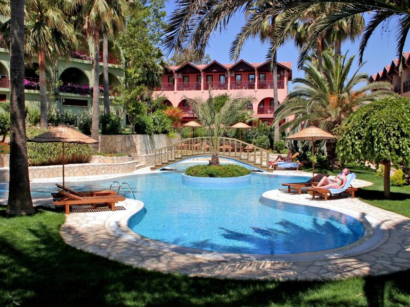 Green Paradise Beach Hotel