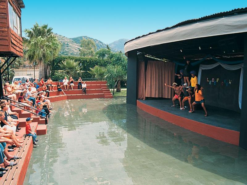 Green Paradise Beach Hotel