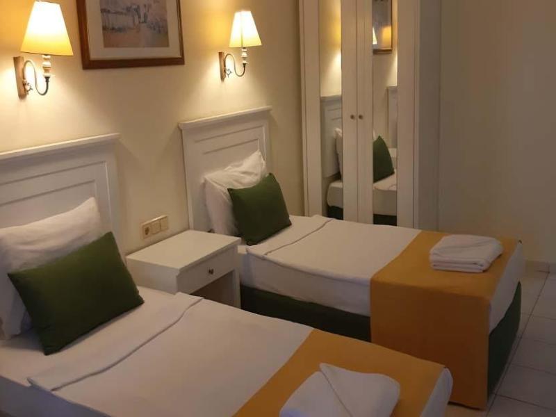 Green Paradise Beach Hotel