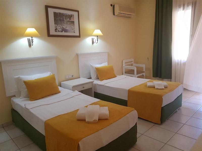 Green Paradise Beach Hotel