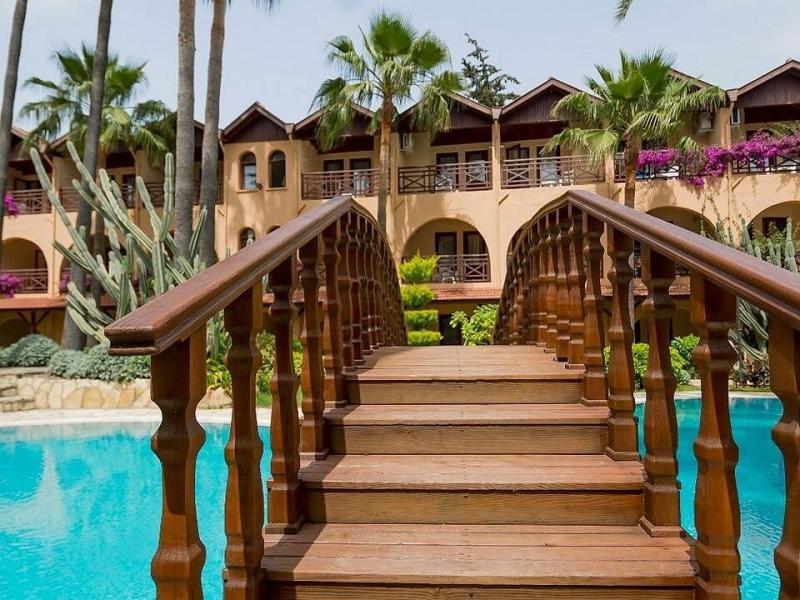 Green Paradise Beach Hotel