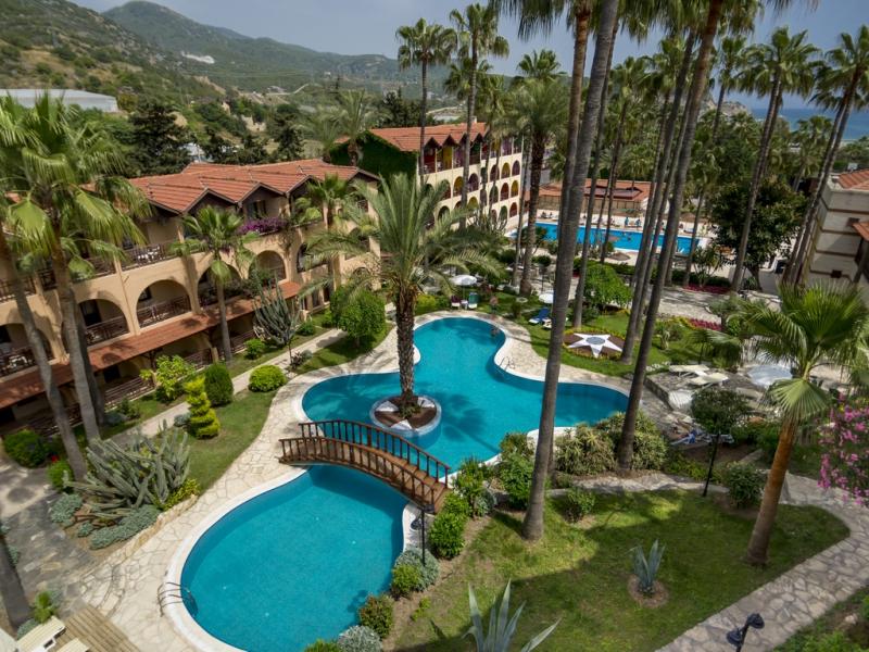 Green Paradise Beach Hotel