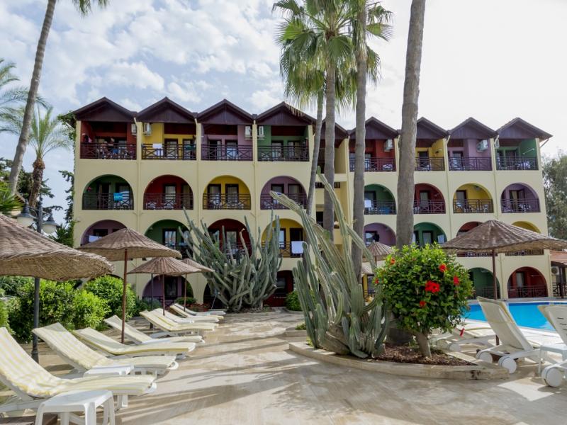 Green Paradise Beach Hotel