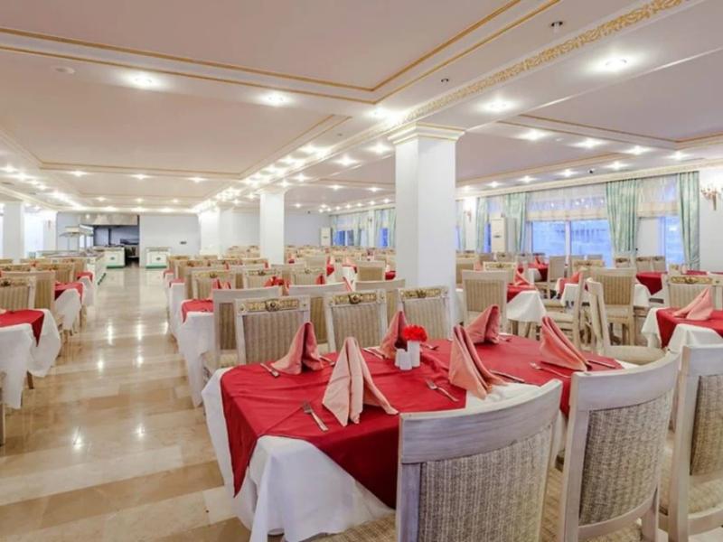 Grand Larina Beach Hotel