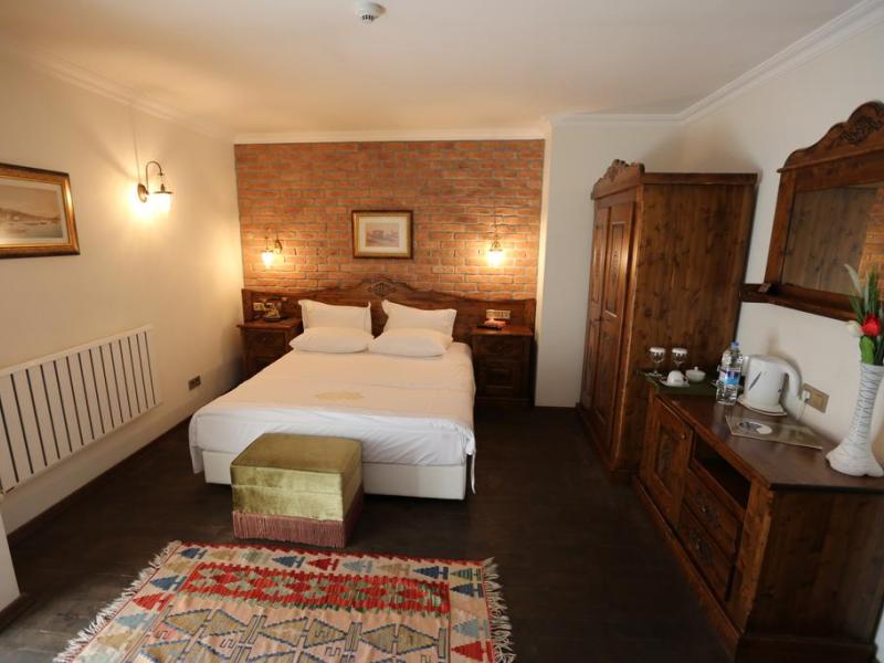 Rose Garden Suites