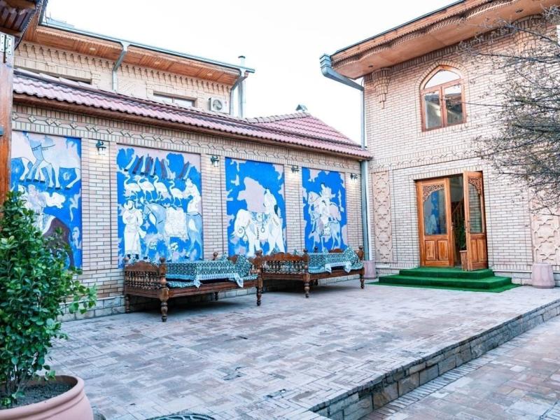 Caravan Serail