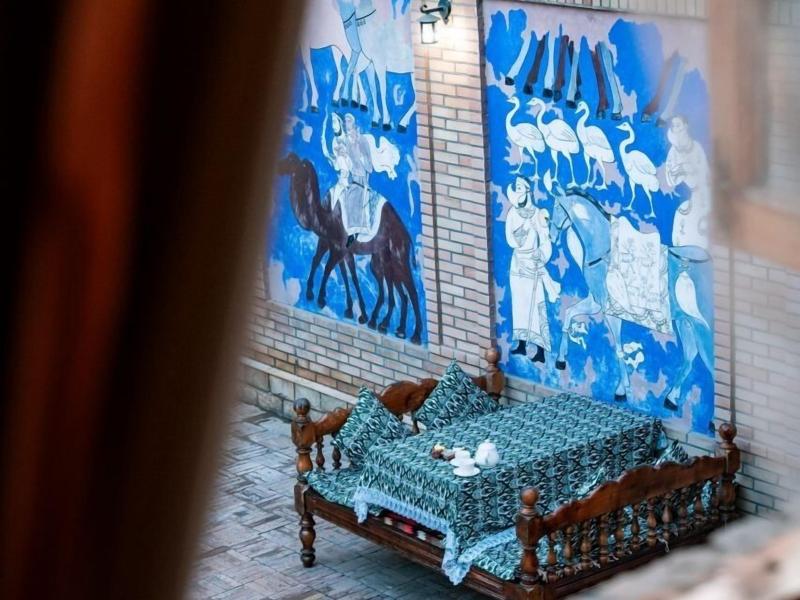 Caravan Serail