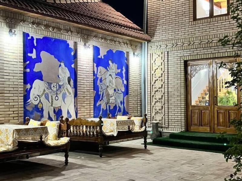 Caravan Serail