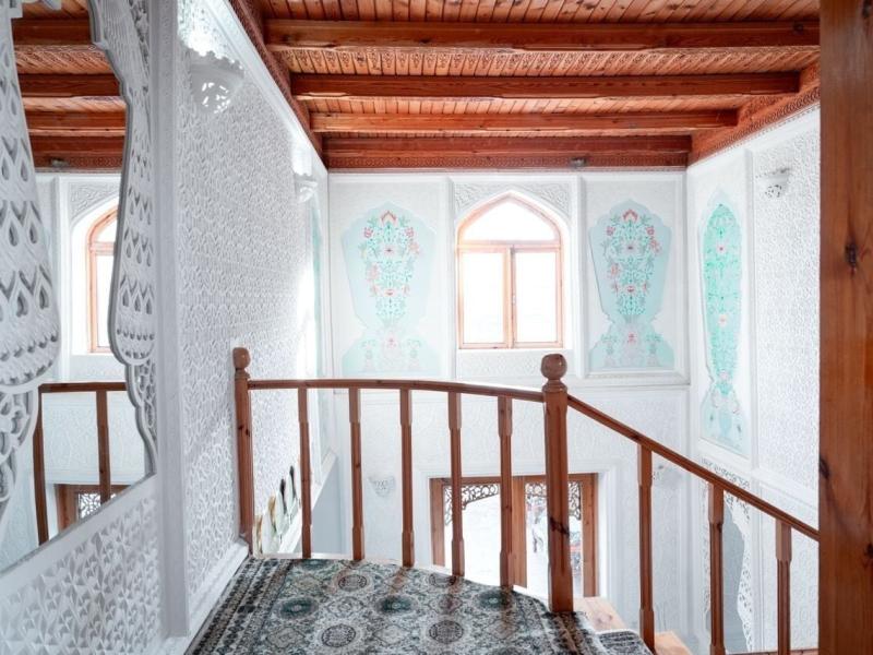 Caravan Serail