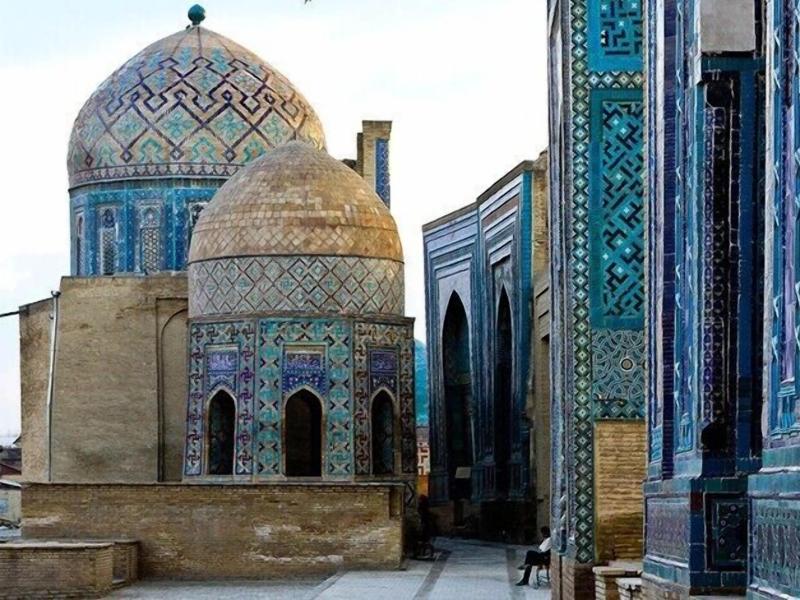 Caravan Serail