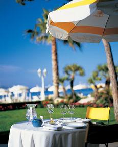 De la Pinede Residence