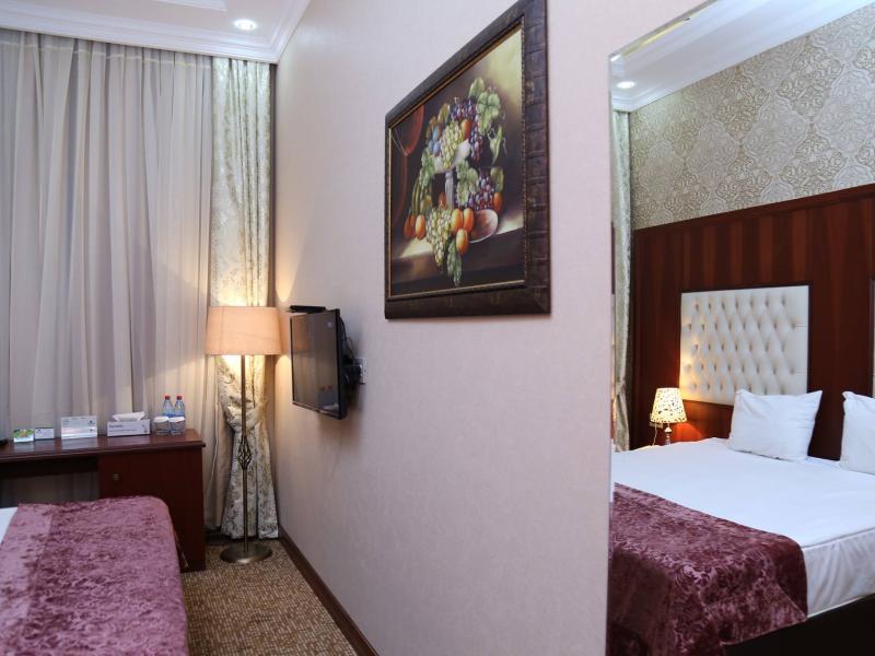 Clover Hotel Baku