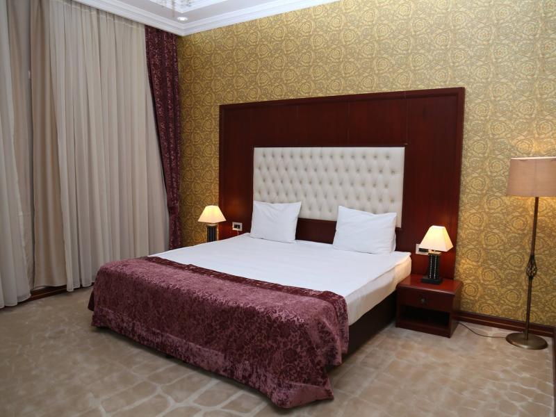 Clover Hotel Baku