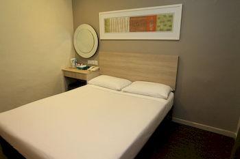 Hotel 81 Lucky