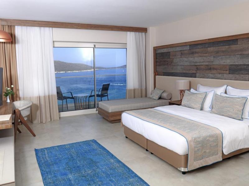 Design Plus Seya Beach Hotel