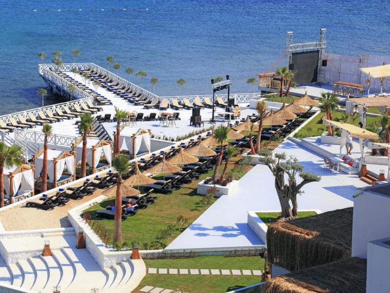 Design Plus Seya Beach Hotel