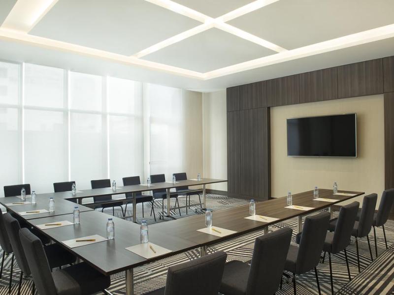 Hampton By Hilton Dubai Airport