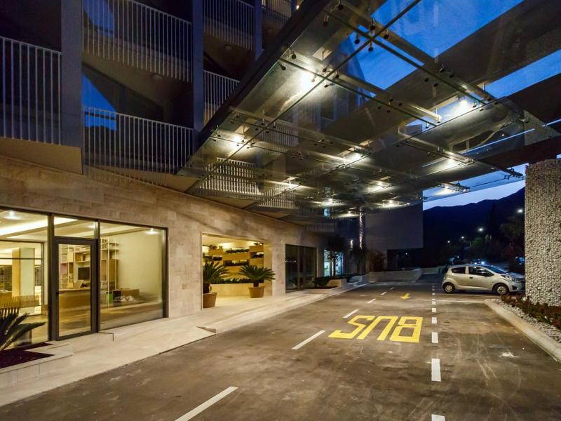 Carine Hotel Park Bijela 