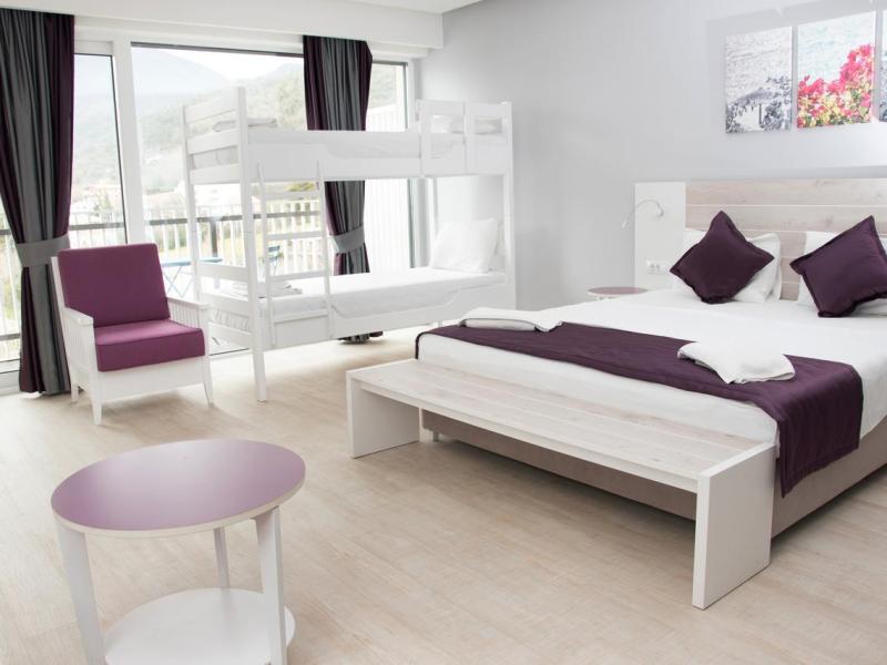 Carine Hotel Park Bijela 