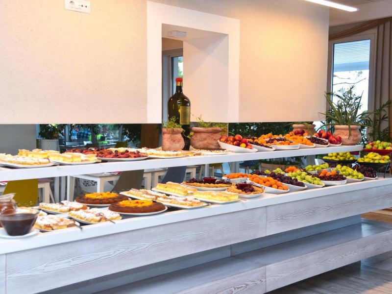 Carine Hotel Park Bijela 