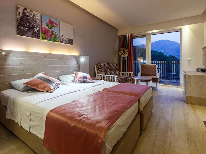 Carine Hotel Park Bijela 