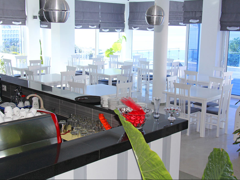 Aler Holiday inn Saranda