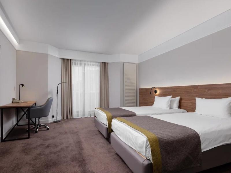 Edge Seligerskaya Moscow