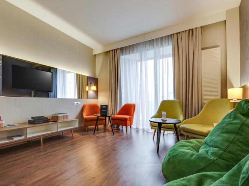 Edge Seligerskaya Moscow