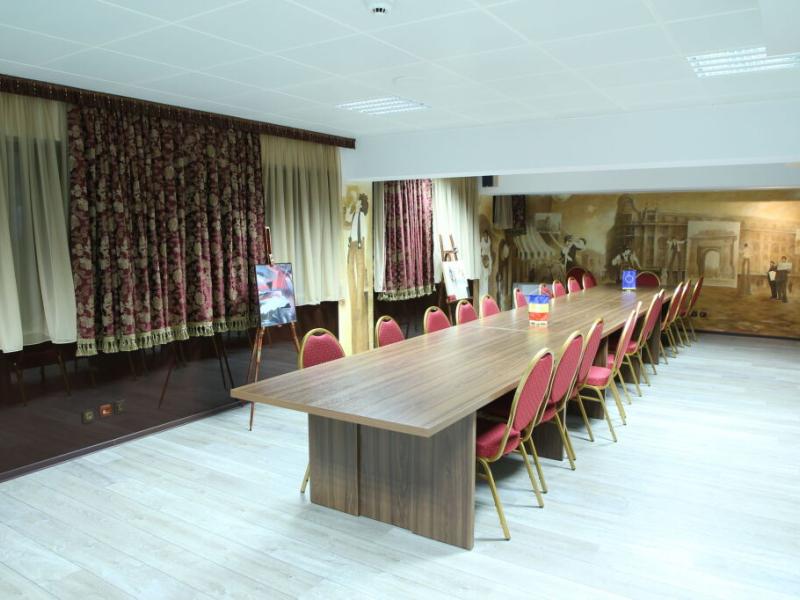 Legends chambers by Grand Pier