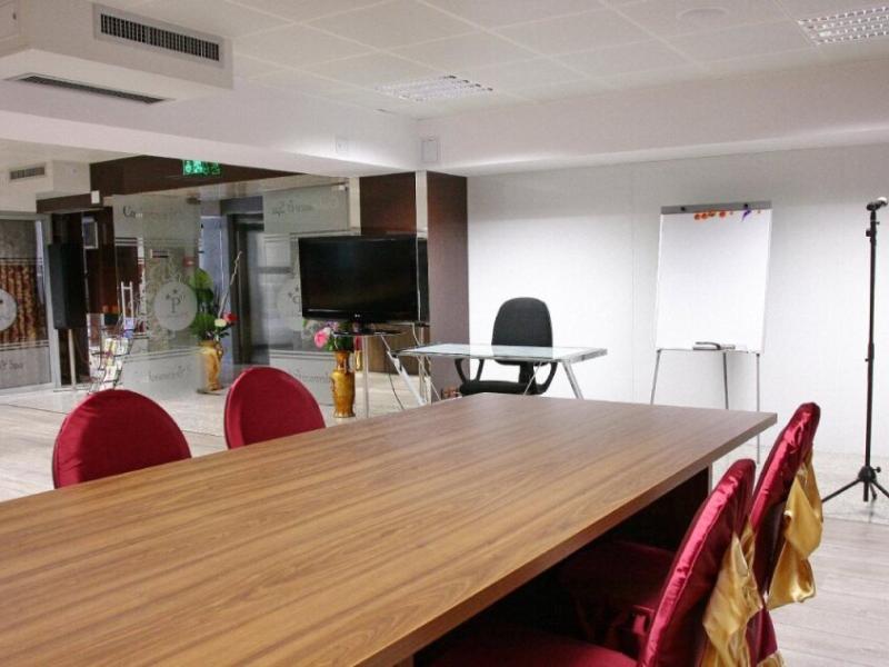 Legends chambers by Grand Pier