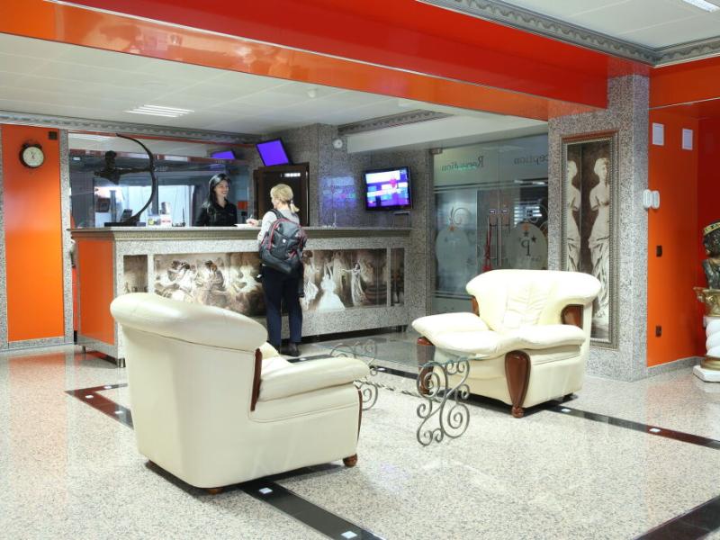 Legends chambers by Grand Pier