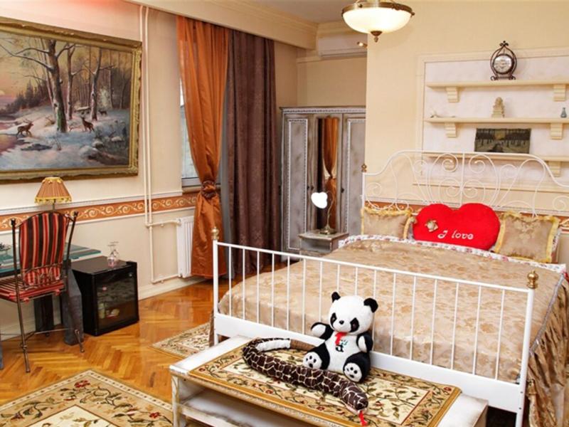 Legends chambers by Grand Pier