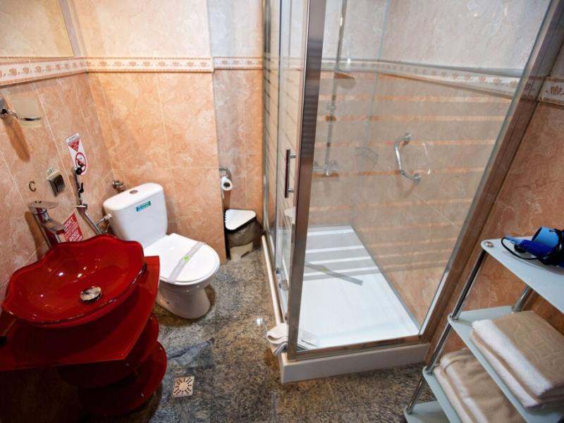 Legends chambers by Grand Pier