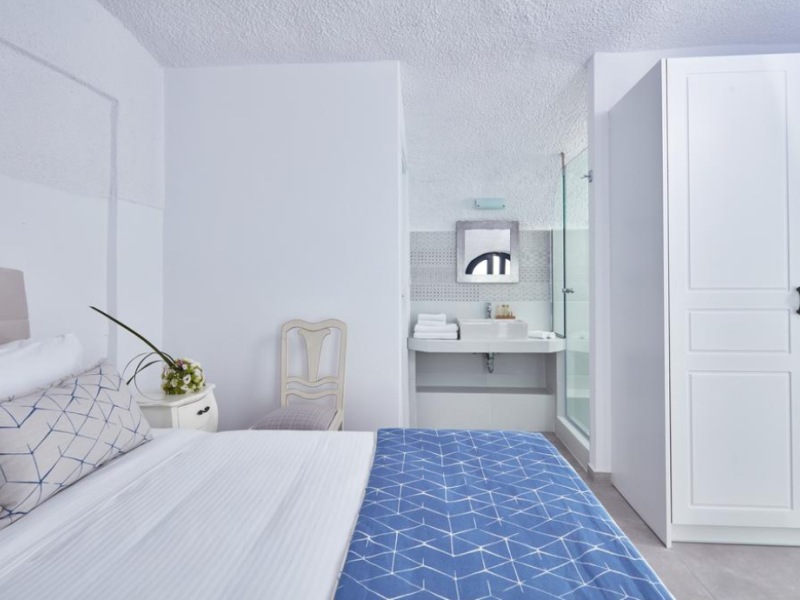 La Maltese Oia Luxury Suites