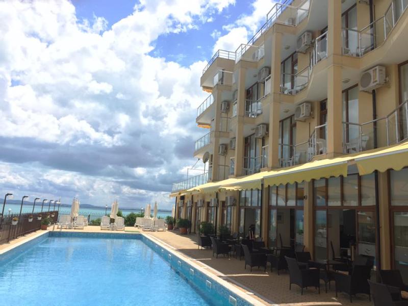 Aqua Dolphin Beach