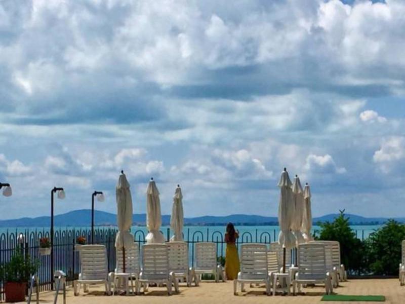 Aqua Dolphin Beach