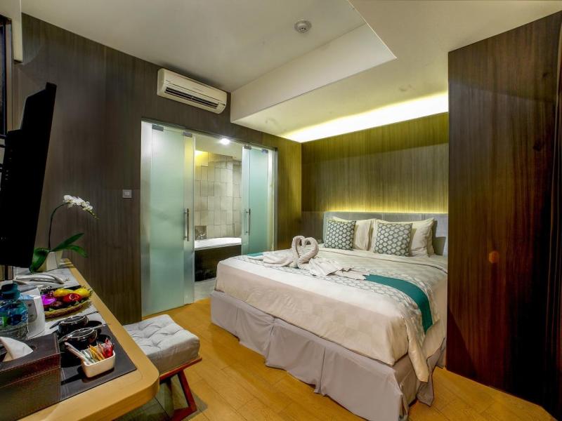 Bedrock Hotel Kuta Bali